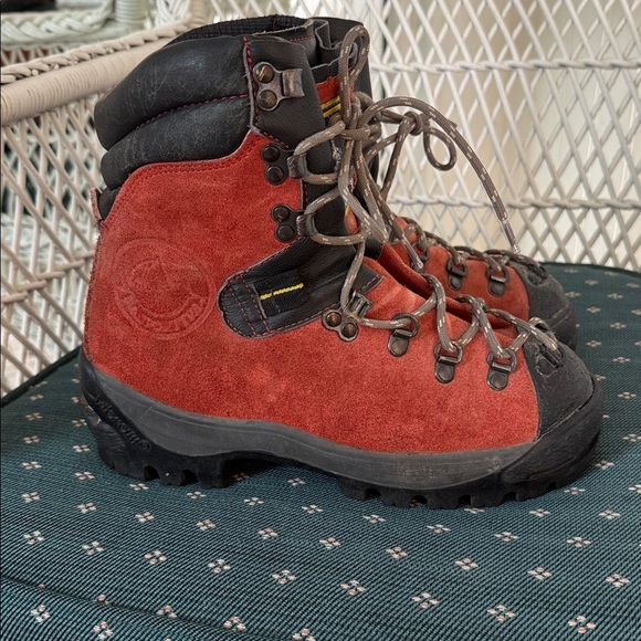La Sportiva Leather Mountaineering Boots Red/Black Vibram — EU 39 W 7.5 / M 6.5 - Picture 2 of 8